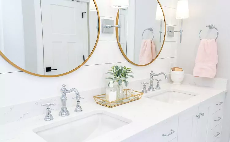 The Ultimate Guide to Creating a Modern Minimalist Bathroom Aesthetic