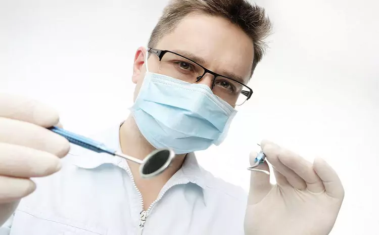 How to Choose the Right Emergency Oral Surgeon for Your Needs