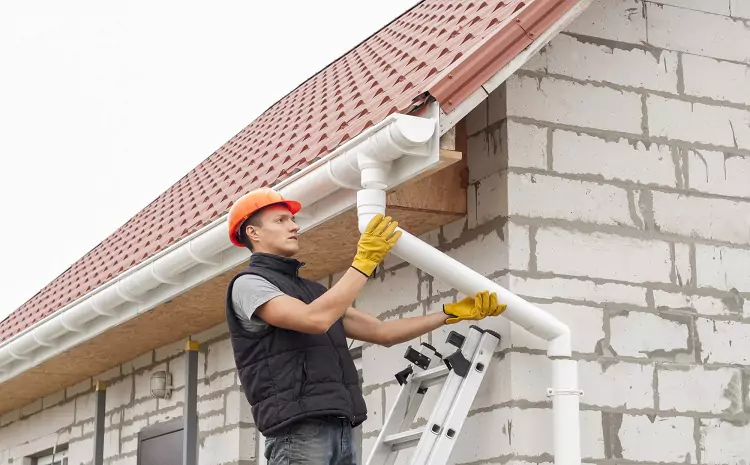 How to Choose the Right Contractor for Gutter and Roof Repair