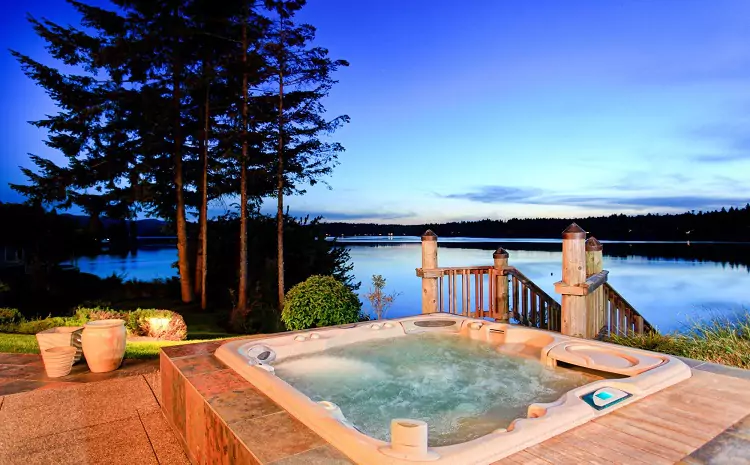 Budget-Friendly vs. Luxury Hot Tub Brands: Which is Right for You?