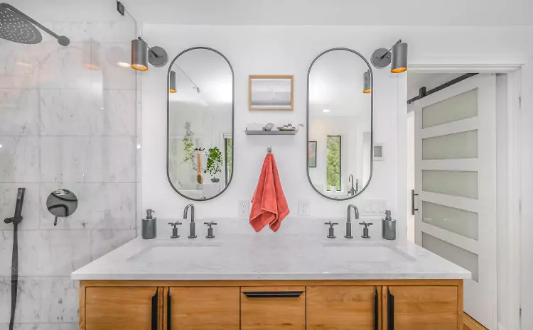 How to Choose the Perfect Lighted Bathroom Mirror for Your Personal Style