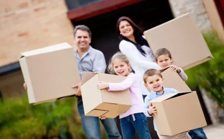 12 Essential Tasks for a Smooth Family Moving Day
