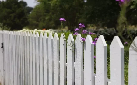 4 Reasons Why a Vinyl Picket Fence is the Perfect Choice for your Home