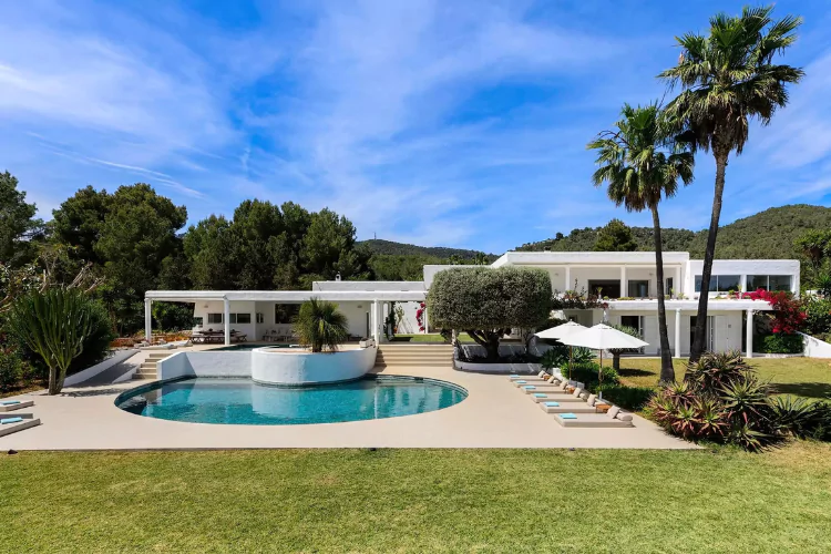 Location Villa Ibiza Le Collectionist: Guide to Luxury Island Living